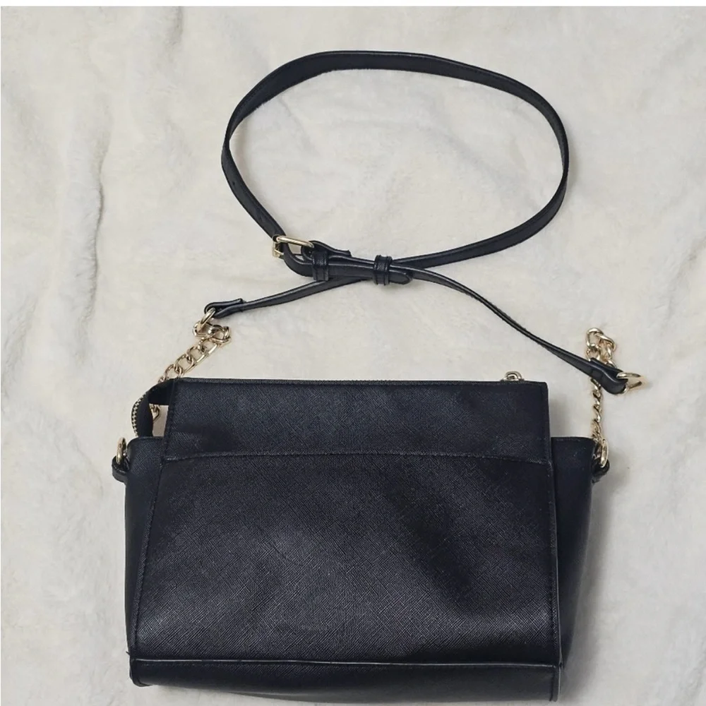 Steve Madden Elegant Black Crossbody Bag with Gold Chain
